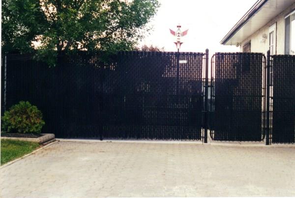 BLACK-FENCE-WITH-PRIVACY-INSERTS (Medium)